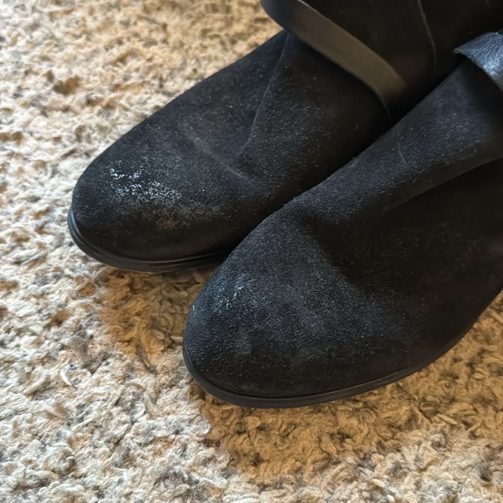 Hand Crafted suede boots - Picture 3 of 6